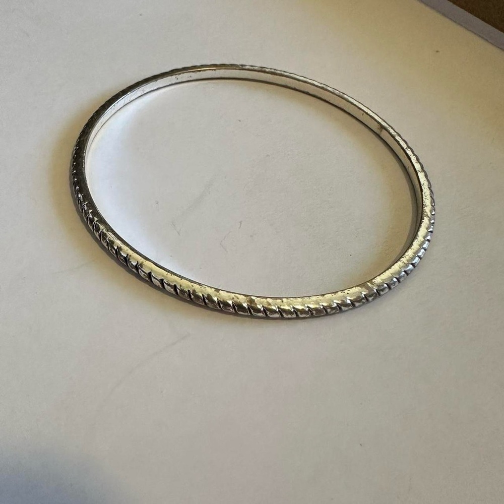 Silver tone Vintage bangle bracelet size medium-large.